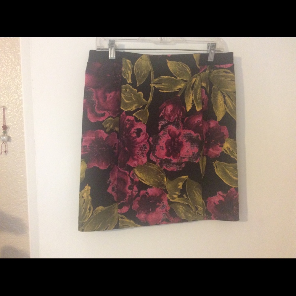 Vera Wang Ponte Skirt